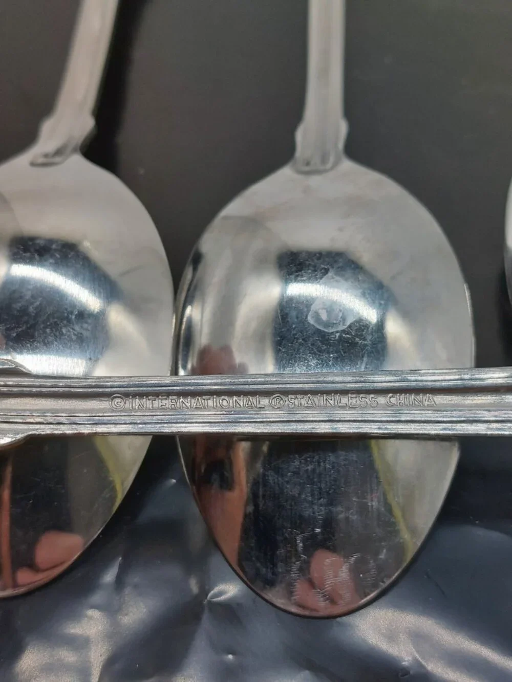 International serving forks